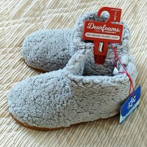 DEARFOAMS NWT WOMENS SHERPA TEDDY BOOTIE/SLIPPER. SIZE 7-8. SLEET/GREY.